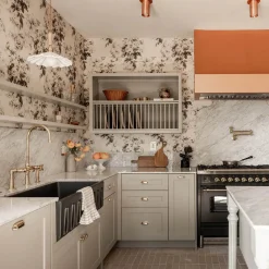 LONDON ROSE Traditional Wallpaper - Smoke Grey